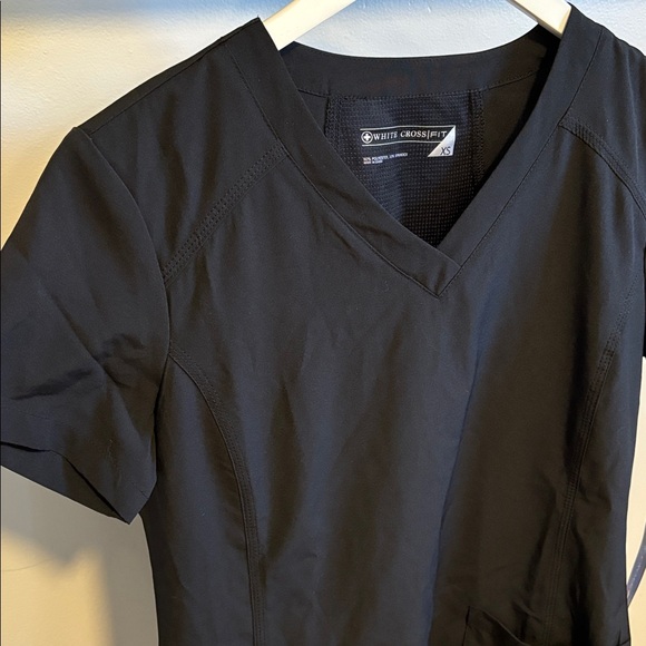 White Cross Fit scrub top. - Picture 2 of 7